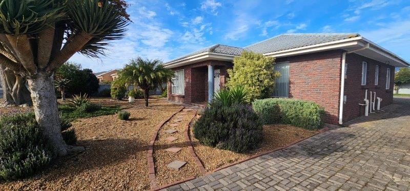 4 Bedroom Property for Sale in Myburgh Park Western Cape